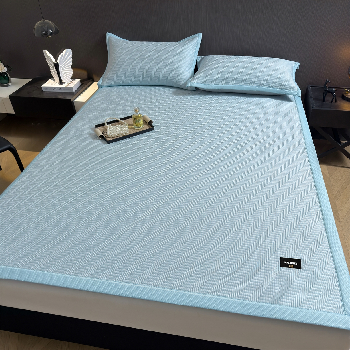 91家纺网 家纺一手货源 找家纺 慕木家纺 2026新款A类高克重三明治复合乙纶提花冰豆豆凉席床笠冰棱斜纹系列（提供买家秀） 冰棱斜纹-蓝床席款