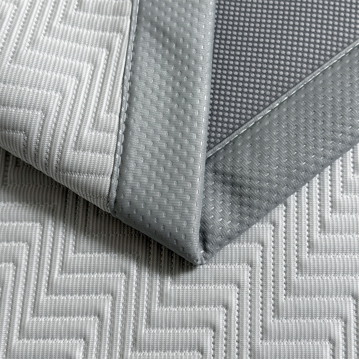 91家纺网 家纺一手货源 找家纺 慕木家纺 2026新款A类高克重三明治复合乙纶提花冰豆豆凉席床笠冰棱斜纹系列（提供买家秀） 冰棱斜纹-灰床席款