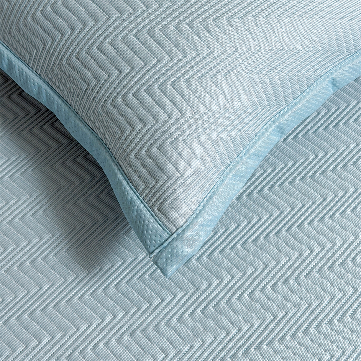 91家纺网 家纺一手货源 找家纺 （总）慕木家纺 2026新款A类高克重三明治复合乙纶提花冰豆豆凉席床笠冰棱斜纹系列（提供买家秀）