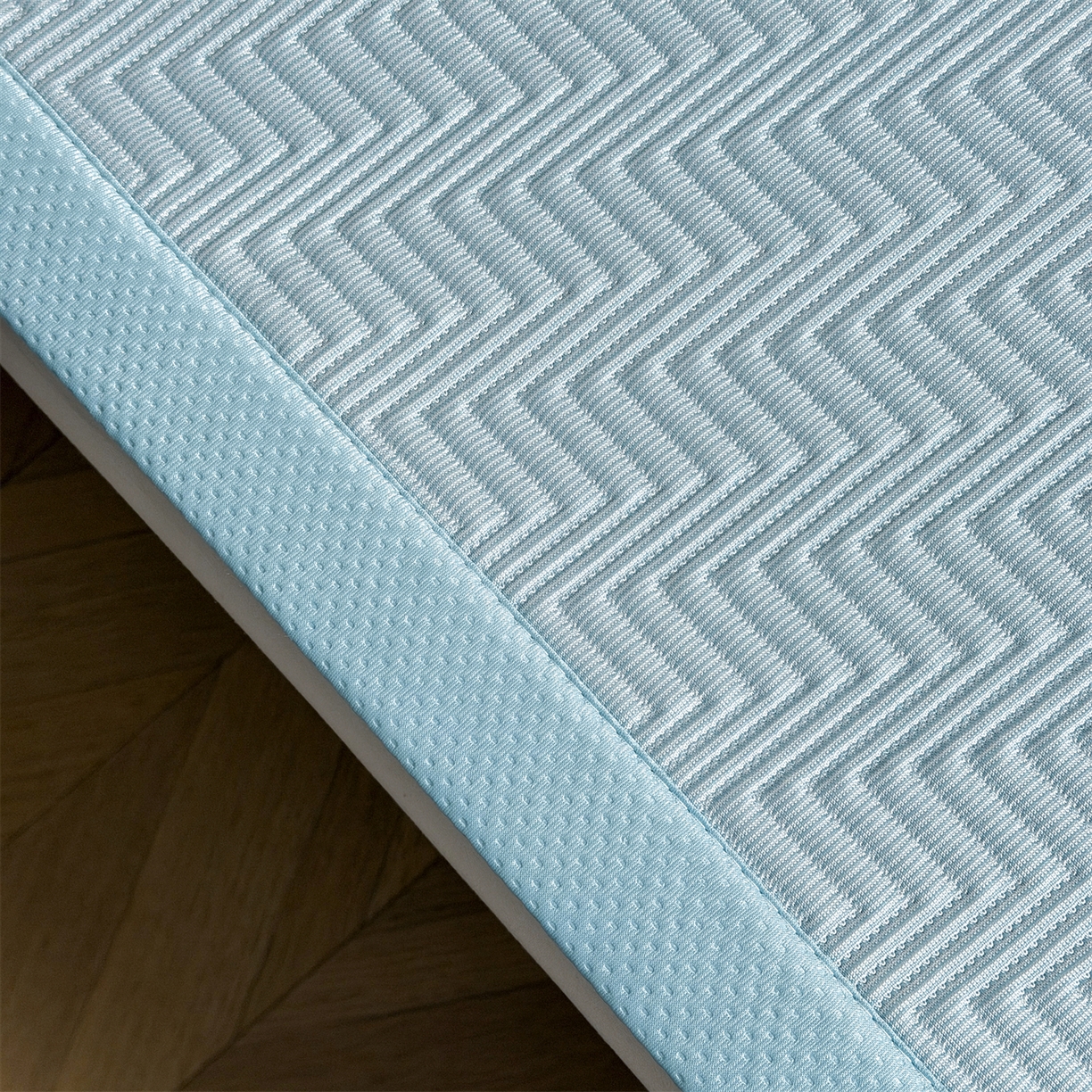 91家纺网 家纺一手货源 找家纺 （总）慕木家纺 2026新款A类高克重三明治复合乙纶提花冰豆豆凉席床笠冰棱斜纹系列（提供买家秀）