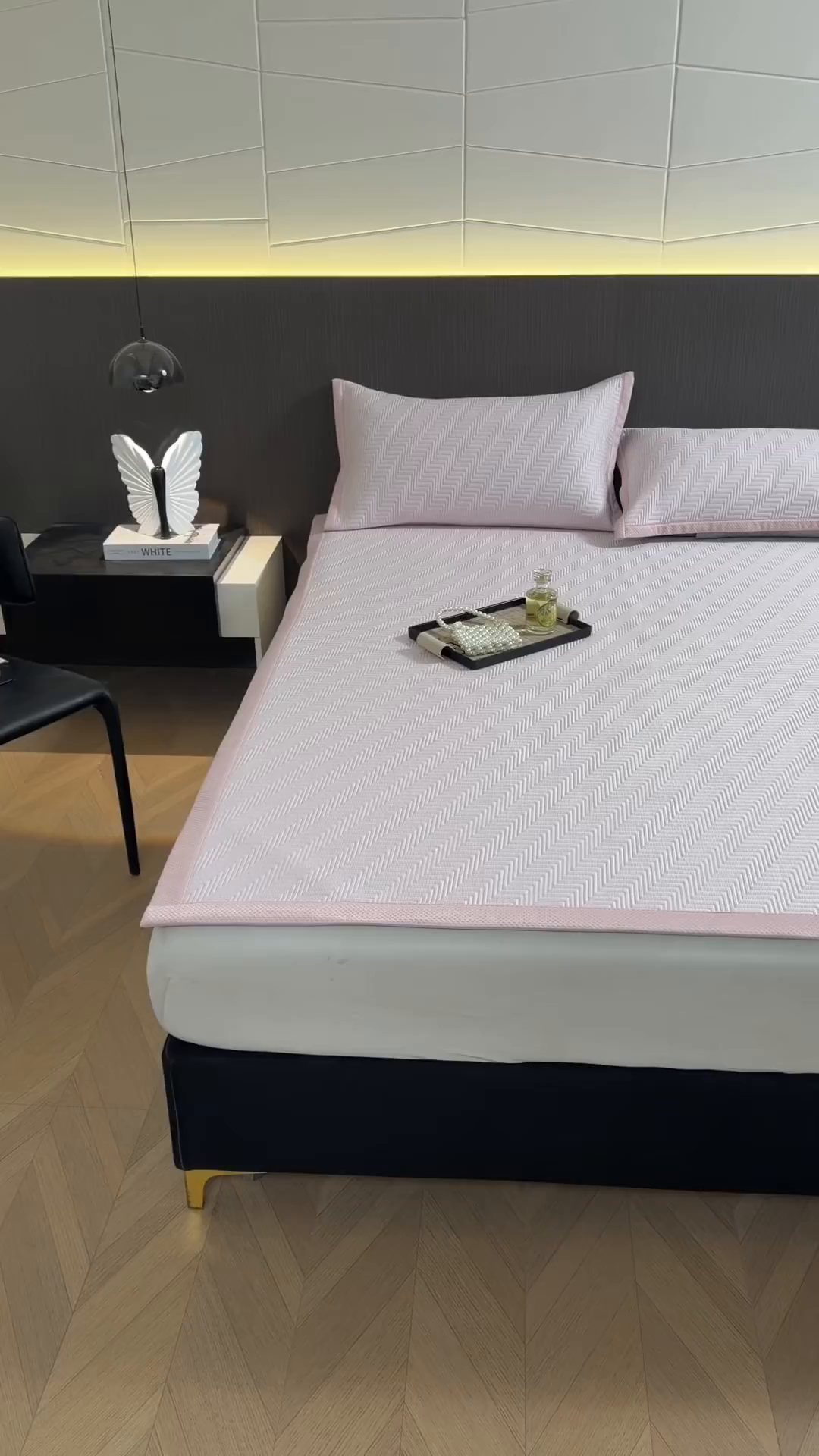 91家纺网 家纺一手货源 找家纺 慕木家纺 2026新款A类高克重三明治复合乙纶提花冰豆豆凉席床笠冰棱斜纹系列（提供买家秀） 冰棱斜纹-粉床席款