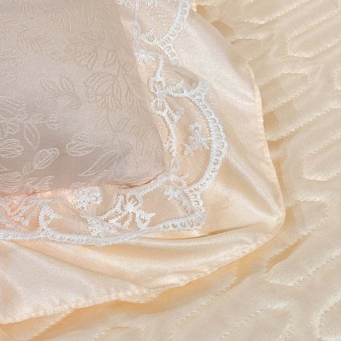 91家纺网 家纺一手货源 找家纺 优贝家纺 2026春夏新款提花水洗天丝冰丝天丝韩版夹棉床盖四件套 梵希-米白