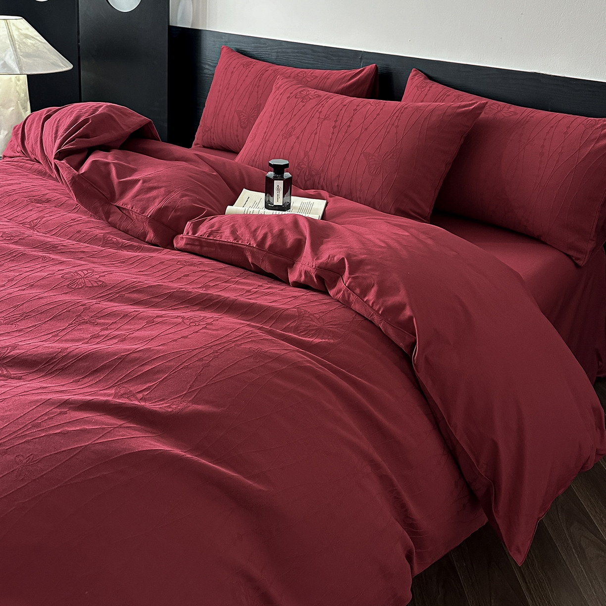 91家纺网 家纺一手货源 找家纺 优悦生活馆 2026新款60s全棉纯棉婚庆提花四件套（提供买家秀） 蝶梦