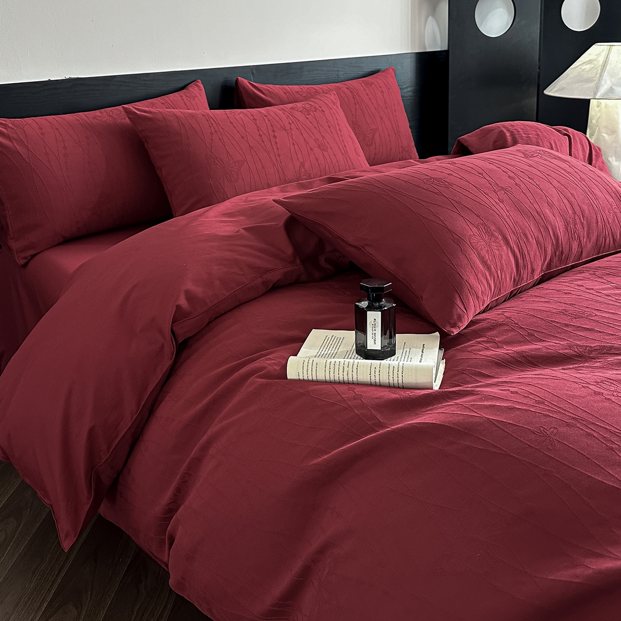 91家纺网 家纺一手货源 找家纺 优悦生活馆 2026新款60s全棉纯棉婚庆提花四件套（提供买家秀） 蝶梦