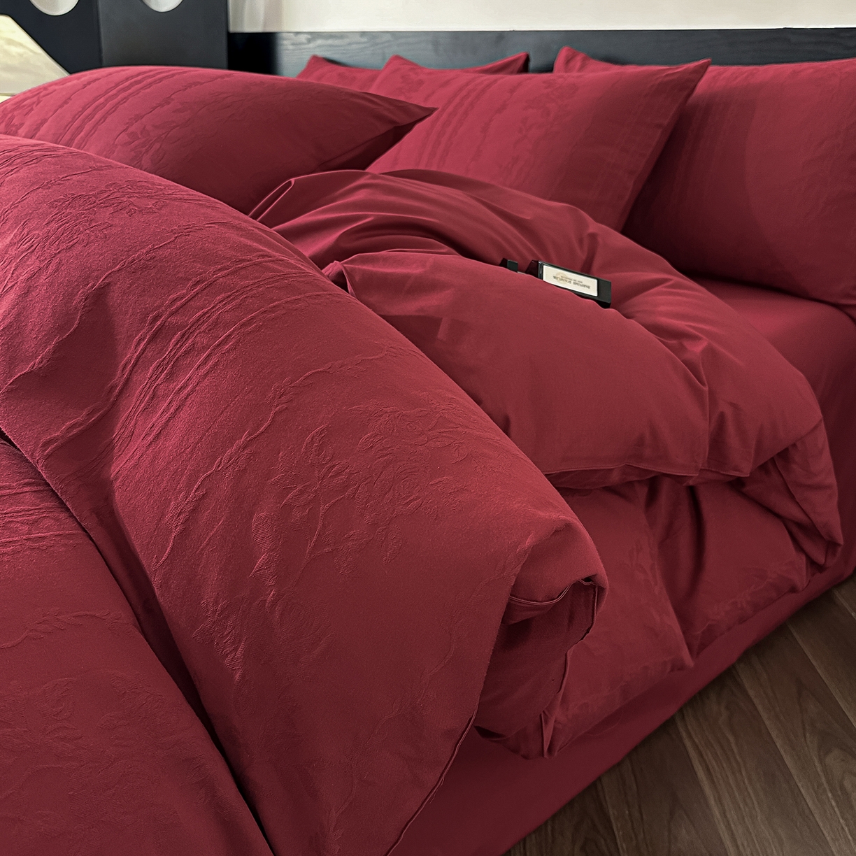 91家纺网 家纺一手货源 找家纺 优悦生活馆 2026新款60s全棉纯棉婚庆提花四件套（提供买家秀） 花漾甜心