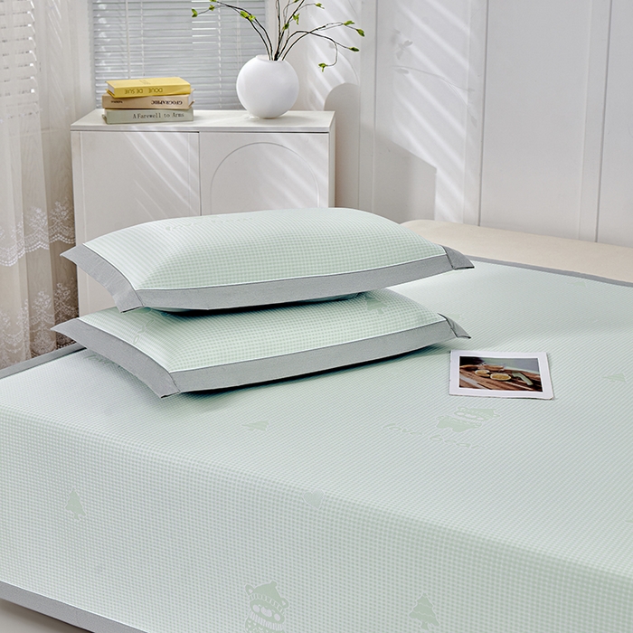 91家纺网 家纺一手货源 找家纺 小牛席业 2026新款【实拍风格】双PE高凉感-韩版小熊提花冰丝席凉席竹席藤席冰藤席乳胶席豆豆席 抹茶