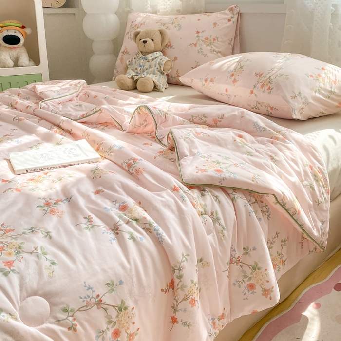 91家纺网 家纺一手货源 找家纺 （总）恋之巢家纺 2026新款四季款可水洗牛奶丝针织棉夏被大豆夏凉被空调被可机洗薄被子被芯直播外贸专供大豆被夏被