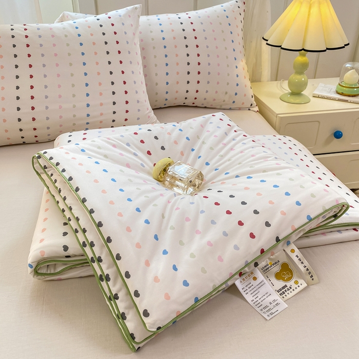 91家纺网 家纺一手货源 找家纺 恋之巢家纺 2026新款四季款可水洗牛奶丝针织棉夏被大豆夏凉被空调被可机洗薄被子被芯直播外贸专供大豆被夏被 爱心-软糯款