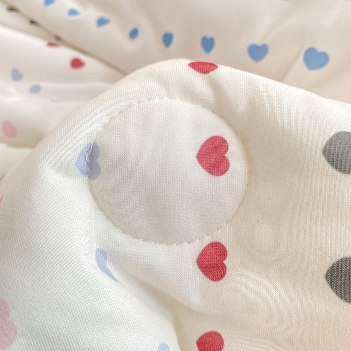 91家纺网 家纺一手货源 找家纺 恋之巢家纺 2026新款四季款可水洗牛奶丝针织棉夏被大豆夏凉被空调被可机洗薄被子被芯直播外贸专供大豆被夏被 爱心-软糯款