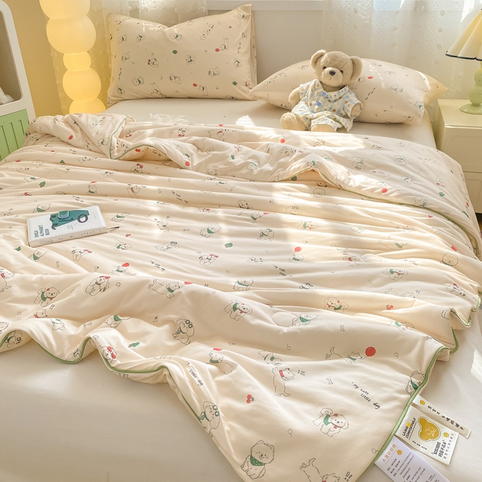 91家纺网 家纺一手货源 找家纺 恋之巢家纺 2026新款四季款可水洗牛奶丝针织棉夏被大豆夏凉被空调被可机洗薄被子被芯直播外贸专供大豆被夏被 法式小狗-软糯款