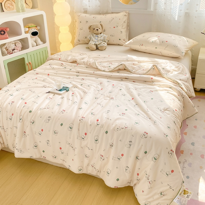 91家纺网 家纺一手货源 找家纺 恋之巢家纺 2026新款四季款可水洗牛奶丝针织棉夏被大豆夏凉被空调被可机洗薄被子被芯直播外贸专供大豆被夏被 法式小狗-软糯款