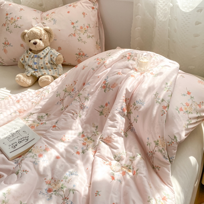 91家纺网 家纺一手货源 找家纺 恋之巢家纺 2026新款四季款可水洗牛奶丝针织棉夏被大豆夏凉被空调被可机洗薄被子被芯直播外贸专供大豆被夏被 夕颜-软糯款