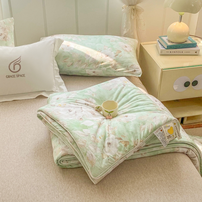 恋之巢家纺 2026新款四季款可水洗牛奶丝针织棉夏被大豆夏凉被空调被可机洗薄被子被芯直播外贸专供大豆被夏被 缤纷舞叶-绿