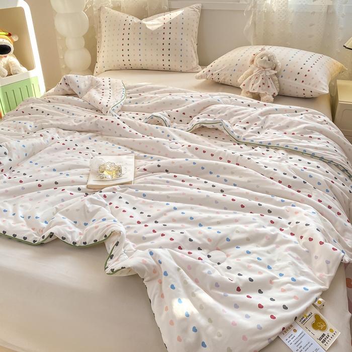 91家纺网 家纺一手货源 找家纺 恋之巢家纺 2026新款四季款可水洗牛奶丝针织棉夏被大豆夏凉被空调被可机洗薄被子被芯直播外贸专供大豆被夏被 爱心-软糯款