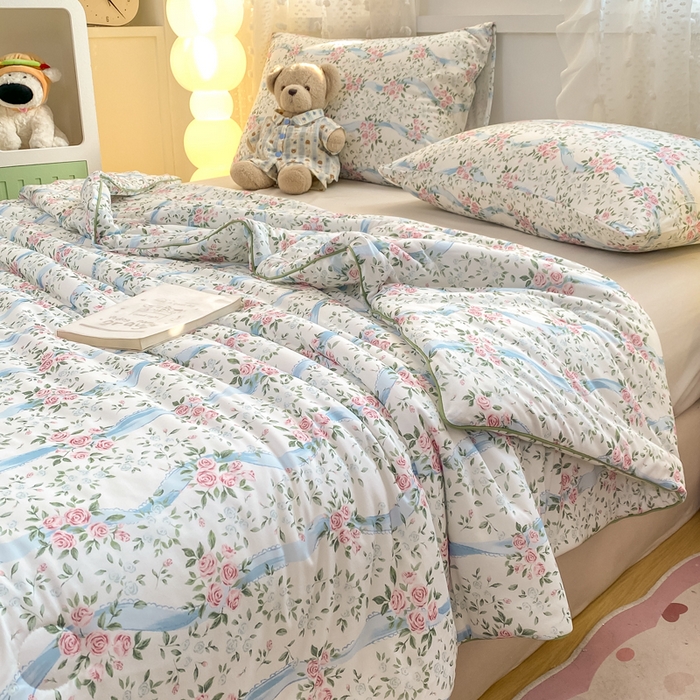 91家纺网 家纺一手货源 找家纺 恋之巢家纺 2026新款四季款可水洗牛奶丝针织棉夏被大豆夏凉被空调被可机洗薄被子被芯直播外贸专供大豆被夏被 花漾-软糯款