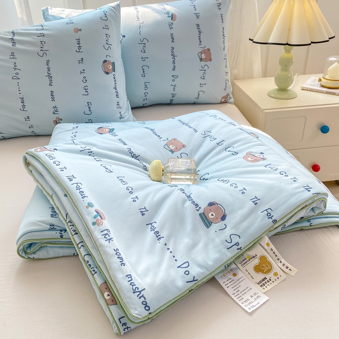 91家纺网 家纺一手货源 找家纺 恋之巢家纺 2026新款四季款可水洗牛奶丝针织棉夏被大豆夏凉被空调被可机洗薄被子被芯直播外贸专供大豆被夏被 布朗熊-软糯款