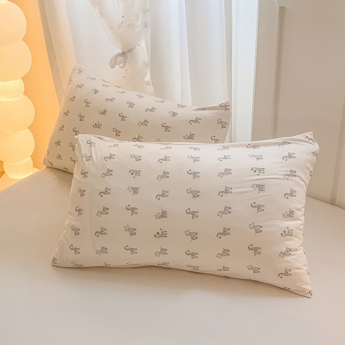 91家纺网 家纺一手货源 找家纺 恋之巢家纺 2026新款四季款可水洗牛奶丝针织棉夏被大豆夏凉被空调被可机洗薄被子被芯直播外贸专供大豆被夏被 斑马先生-软糯