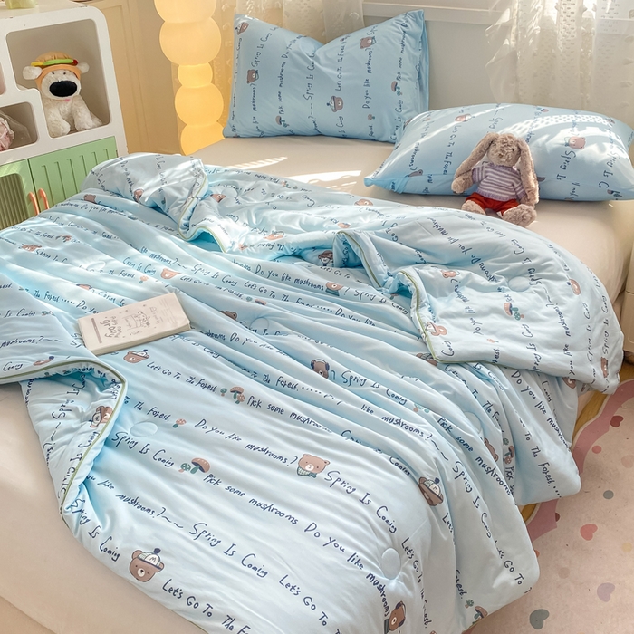 91家纺网 家纺一手货源 找家纺 恋之巢家纺 2026新款四季款可水洗牛奶丝针织棉夏被大豆夏凉被空调被可机洗薄被子被芯直播外贸专供大豆被夏被 布朗熊-软糯款