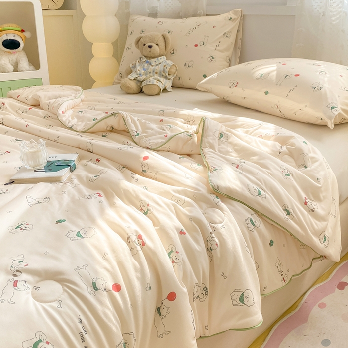 91家纺网 家纺一手货源 找家纺 恋之巢家纺 2026新款四季款可水洗牛奶丝针织棉夏被大豆夏凉被空调被可机洗薄被子被芯直播外贸专供大豆被夏被 法式小狗-软糯款