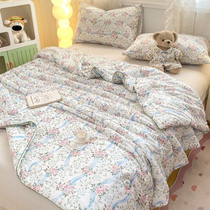 91家纺网 家纺一手货源 找家纺 恋之巢家纺 2026新款四季款可水洗牛奶丝针织棉夏被大豆夏凉被空调被可机洗薄被子被芯直播外贸专供大豆被夏被 花漾-软糯款