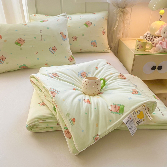 恋之巢家纺 2026新款四季款可水洗牛奶丝针织棉夏被大豆夏凉被空调被可机洗薄被子被芯直播外贸专供大豆被夏被 卡皮巴拉-绿-软糯