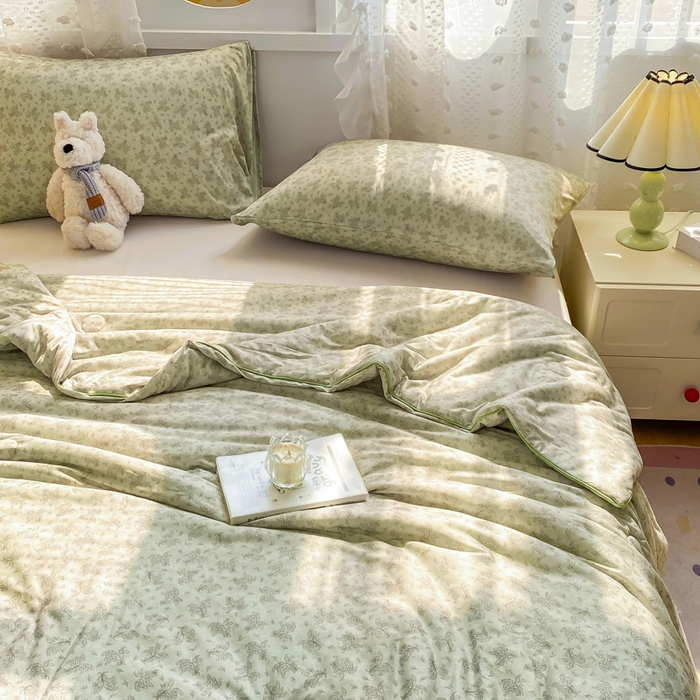 91家纺网 家纺一手货源 找家纺 恋之巢家纺 2026新款四季款可水洗牛奶丝针织棉夏被大豆夏凉被空调被可机洗薄被子被芯直播外贸专供大豆被夏被 觅影-软糯款