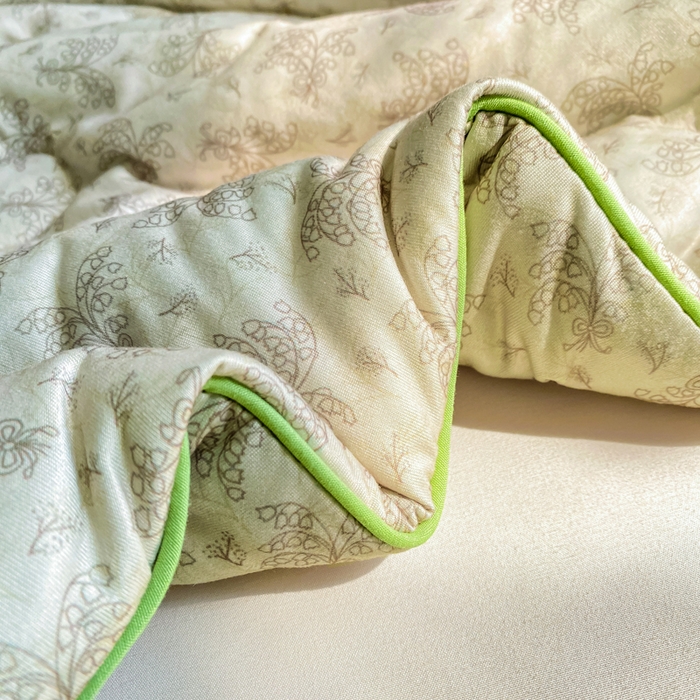 91家纺网 家纺一手货源 找家纺 恋之巢家纺 2026新款四季款可水洗牛奶丝针织棉夏被大豆夏凉被空调被可机洗薄被子被芯直播外贸专供大豆被夏被 觅影-软糯款