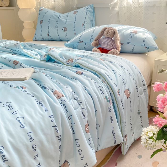 91家纺网 家纺一手货源 找家纺 恋之巢家纺 2026新款四季款可水洗牛奶丝针织棉夏被大豆夏凉被空调被可机洗薄被子被芯直播外贸专供大豆被夏被 布朗熊-软糯款