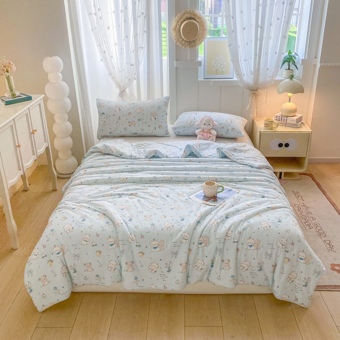 91家纺网 家纺一手货源 找家纺 恋之巢家纺 2026新款四季款可水洗牛奶丝针织棉夏被大豆夏凉被空调被可机洗薄被子被芯直播外贸专供大豆被夏被 童趣-软糯