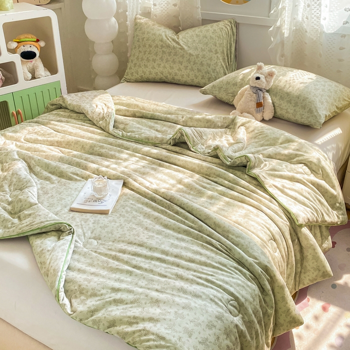 91家纺网 家纺一手货源 找家纺 恋之巢家纺 2026新款四季款可水洗牛奶丝针织棉夏被大豆夏凉被空调被可机洗薄被子被芯直播外贸专供大豆被夏被 觅影-软糯款