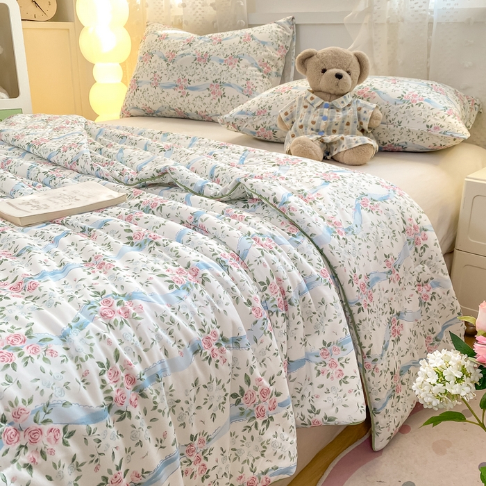 91家纺网 家纺一手货源 找家纺 恋之巢家纺 2026新款四季款可水洗牛奶丝针织棉夏被大豆夏凉被空调被可机洗薄被子被芯直播外贸专供大豆被夏被 花漾-软糯款