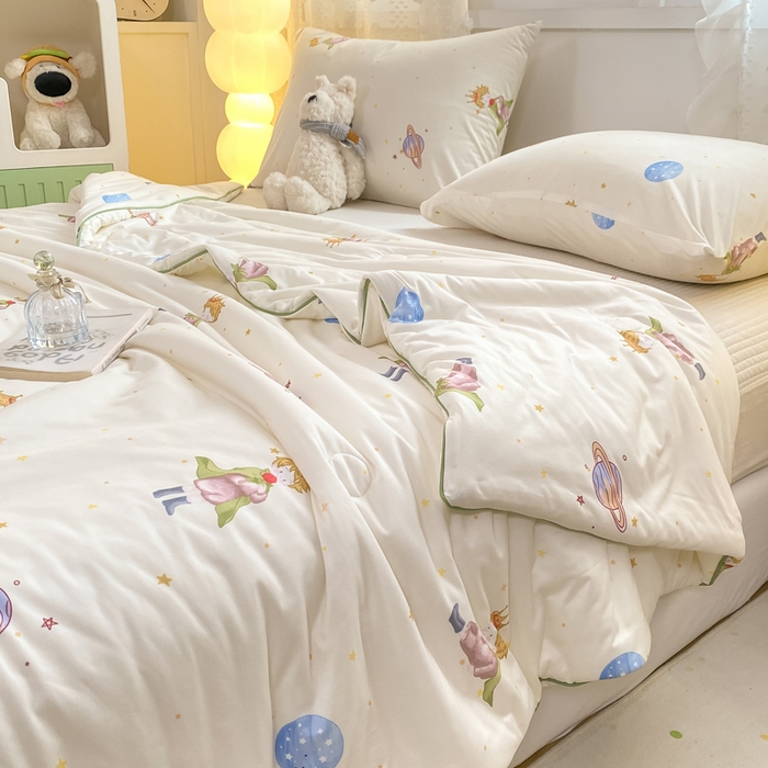 91家纺网 家纺一手货源 找家纺 恋之巢家纺 2026新款四季款可水洗牛奶丝针织棉夏被大豆夏凉被空调被可机洗薄被子被芯直播外贸专供大豆被夏被 英伦王子-软糯款