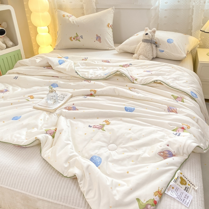 91家纺网 家纺一手货源 找家纺 恋之巢家纺 2026新款四季款可水洗牛奶丝针织棉夏被大豆夏凉被空调被可机洗薄被子被芯直播外贸专供大豆被夏被 英伦王子-软糯款