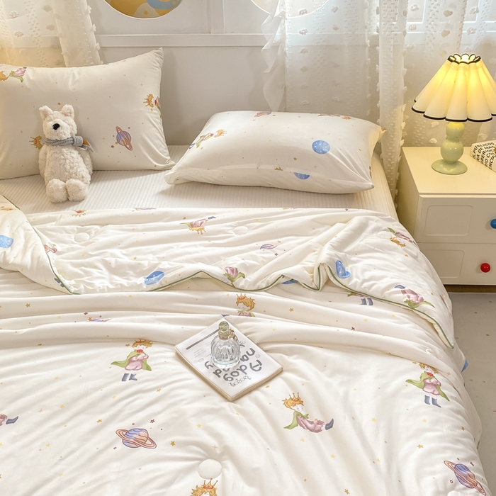 91家纺网 家纺一手货源 找家纺 恋之巢家纺 2026新款四季款可水洗牛奶丝针织棉夏被大豆夏凉被空调被可机洗薄被子被芯直播外贸专供大豆被夏被 英伦王子-软糯款