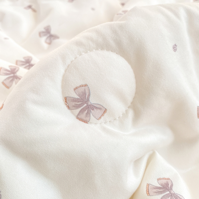 91家纺网 家纺一手货源 找家纺 恋之巢家纺 2026新款四季款可水洗牛奶丝针织棉夏被大豆夏凉被空调被可机洗薄被子被芯直播外贸专供大豆被夏被 小家碧玉-软糯款