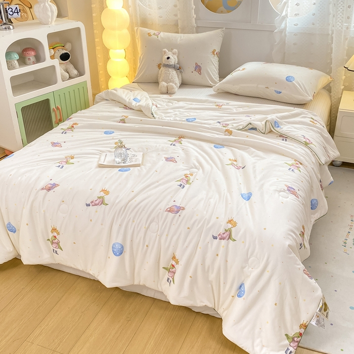 91家纺网 家纺一手货源 找家纺 恋之巢家纺 2026新款四季款可水洗牛奶丝针织棉夏被大豆夏凉被空调被可机洗薄被子被芯直播外贸专供大豆被夏被 英伦王子-软糯款