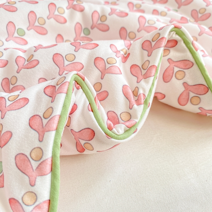 91家纺网 家纺一手货源 找家纺 恋之巢家纺 2026新款四季款可水洗牛奶丝针织棉夏被大豆夏凉被空调被可机洗薄被子被芯直播外贸专供大豆被夏被 仲夏-软糯款