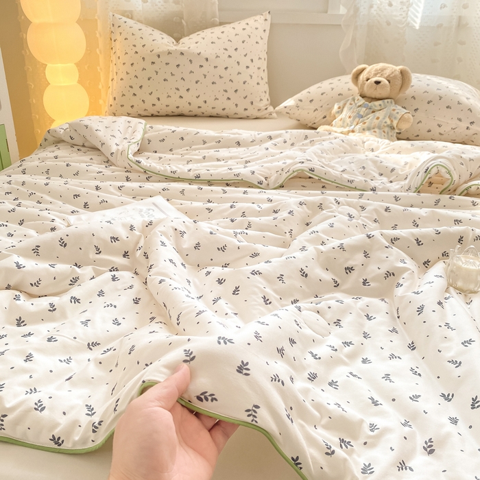 91家纺网 家纺一手货源 找家纺 恋之巢家纺 2026新款四季款可水洗牛奶丝针织棉夏被大豆夏凉被空调被可机洗薄被子被芯直播外贸专供大豆被夏被 叶子-软糯款