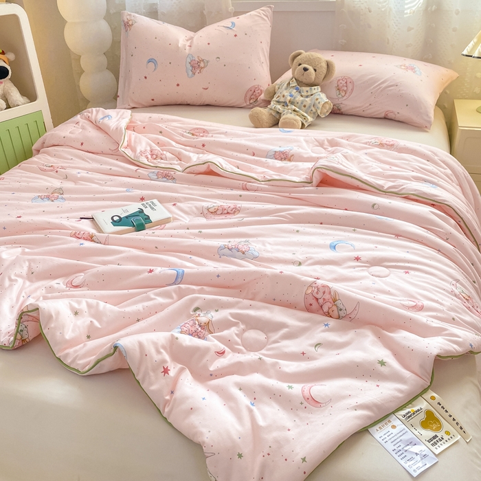 91家纺网 家纺一手货源 找家纺 恋之巢家纺 2026新款四季款可水洗牛奶丝针织棉夏被大豆夏凉被空调被可机洗薄被子被芯直播外贸专供大豆被夏被 软糯月光兔-软糯款