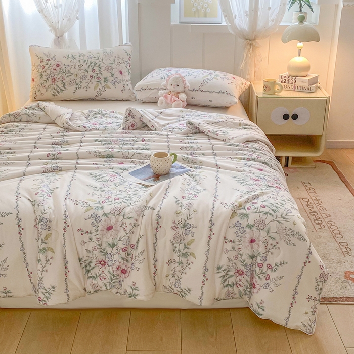 91家纺网 家纺一手货源 找家纺 恋之巢家纺 2026新款四季款可水洗牛奶丝针织棉夏被大豆夏凉被空调被可机洗薄被子被芯直播外贸专供大豆被夏被 花枝蔓-粉-软糯