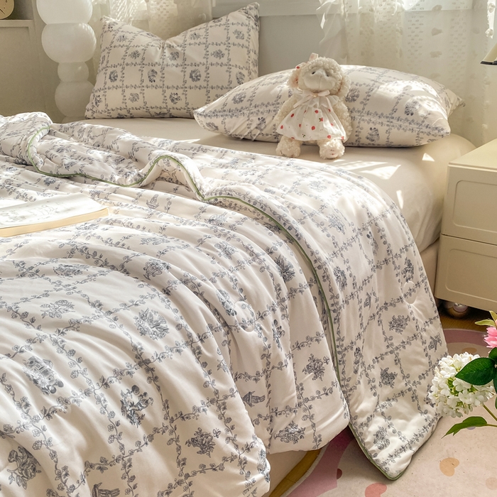 91家纺网 家纺一手货源 找家纺 恋之巢家纺 2026新款四季款可水洗牛奶丝针织棉夏被大豆夏凉被空调被可机洗薄被子被芯直播外贸专供大豆被夏被 依梦-软糯款