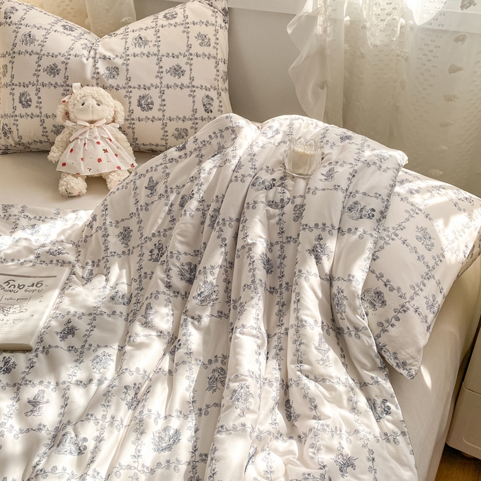 91家纺网 家纺一手货源 找家纺 恋之巢家纺 2026新款四季款可水洗牛奶丝针织棉夏被大豆夏凉被空调被可机洗薄被子被芯直播外贸专供大豆被夏被 依梦-软糯款