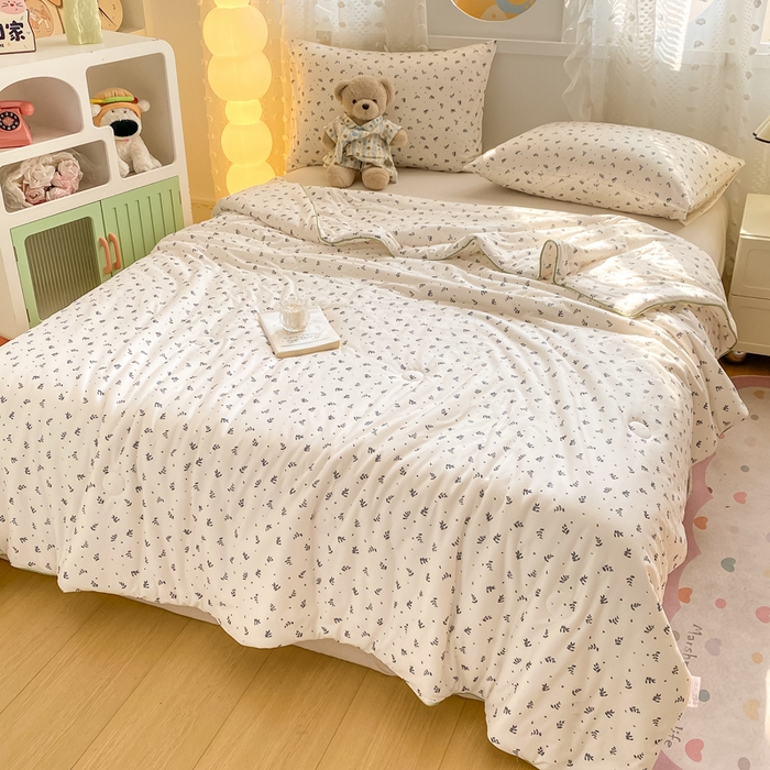 91家纺网 家纺一手货源 找家纺 恋之巢家纺 2026新款四季款可水洗牛奶丝针织棉夏被大豆夏凉被空调被可机洗薄被子被芯直播外贸专供大豆被夏被 叶子-软糯款