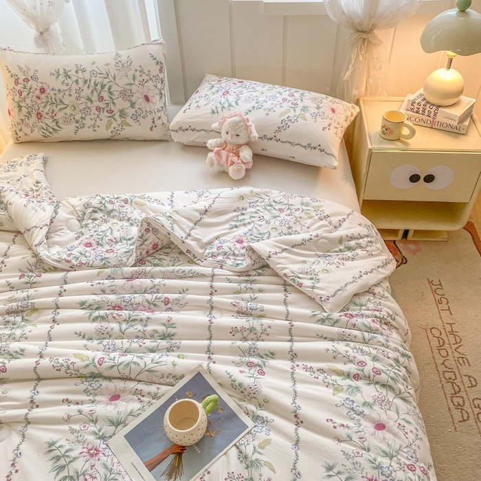 91家纺网 家纺一手货源 找家纺 恋之巢家纺 2026新款四季款可水洗牛奶丝针织棉夏被大豆夏凉被空调被可机洗薄被子被芯直播外贸专供大豆被夏被 花枝蔓-粉-软糯