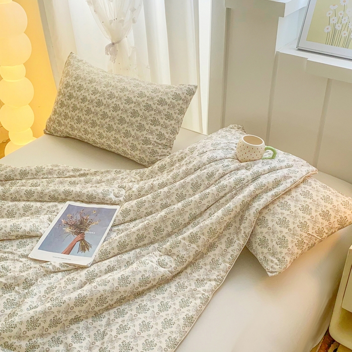 91家纺网 家纺一手货源 找家纺 恋之巢家纺 2026新款四季款可水洗牛奶丝针织棉夏被大豆夏凉被空调被可机洗薄被子被芯直播外贸专供大豆被夏被 蝶梦-软糯