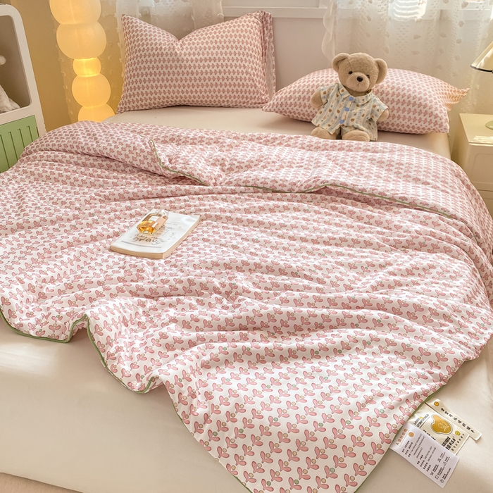 91家纺网 家纺一手货源 找家纺 恋之巢家纺 2026新款四季款可水洗牛奶丝针织棉夏被大豆夏凉被空调被可机洗薄被子被芯直播外贸专供大豆被夏被 仲夏-软糯款