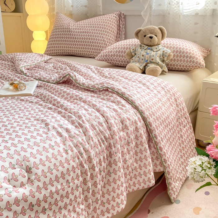 91家纺网 家纺一手货源 找家纺 恋之巢家纺 2026新款四季款可水洗牛奶丝针织棉夏被大豆夏凉被空调被可机洗薄被子被芯直播外贸专供大豆被夏被 仲夏-软糯款