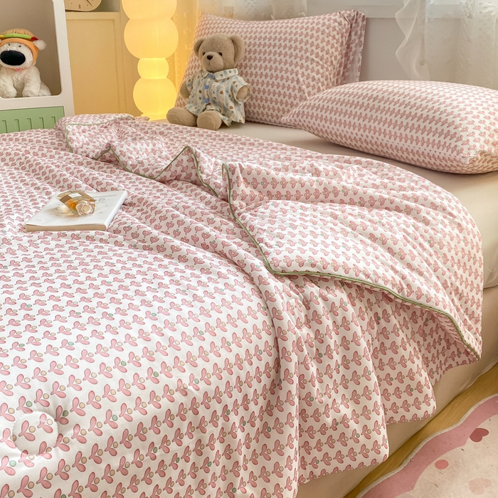 91家纺网 家纺一手货源 找家纺 恋之巢家纺 2026新款四季款可水洗牛奶丝针织棉夏被大豆夏凉被空调被可机洗薄被子被芯直播外贸专供大豆被夏被 仲夏-软糯款