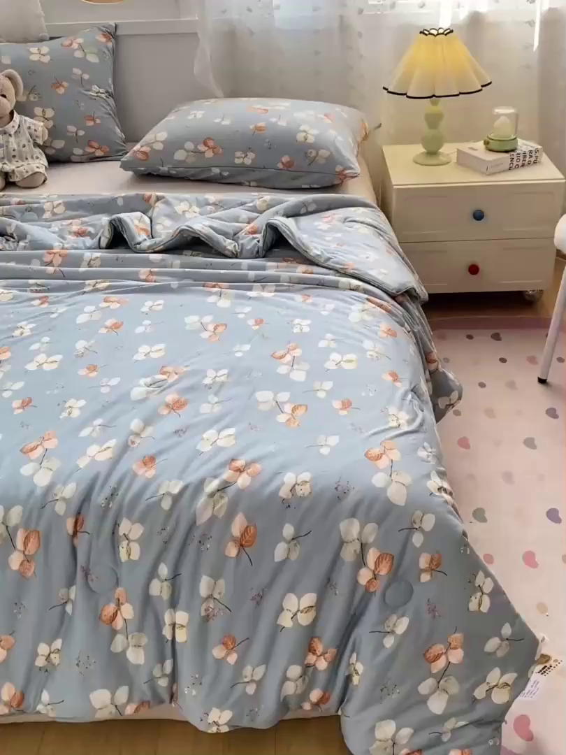 91家纺网 家纺一手货源 找家纺 恋之巢家纺 2026新款四季款可水洗牛奶丝针织棉夏被大豆夏凉被空调被可机洗薄被子被芯直播外贸专供大豆被夏被 叶子 兰-软糯款