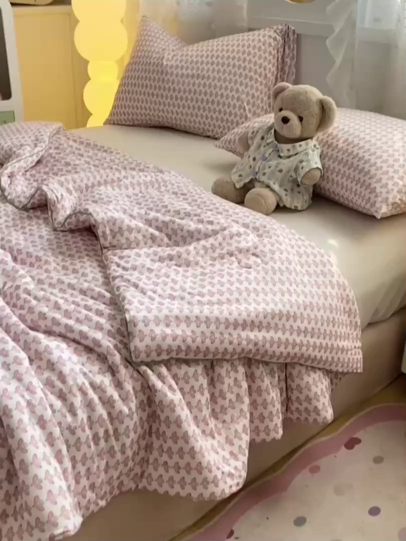 91家纺网 家纺一手货源 找家纺 恋之巢家纺 2026新款四季款可水洗牛奶丝针织棉夏被大豆夏凉被空调被可机洗薄被子被芯直播外贸专供大豆被夏被 仲夏-软糯款